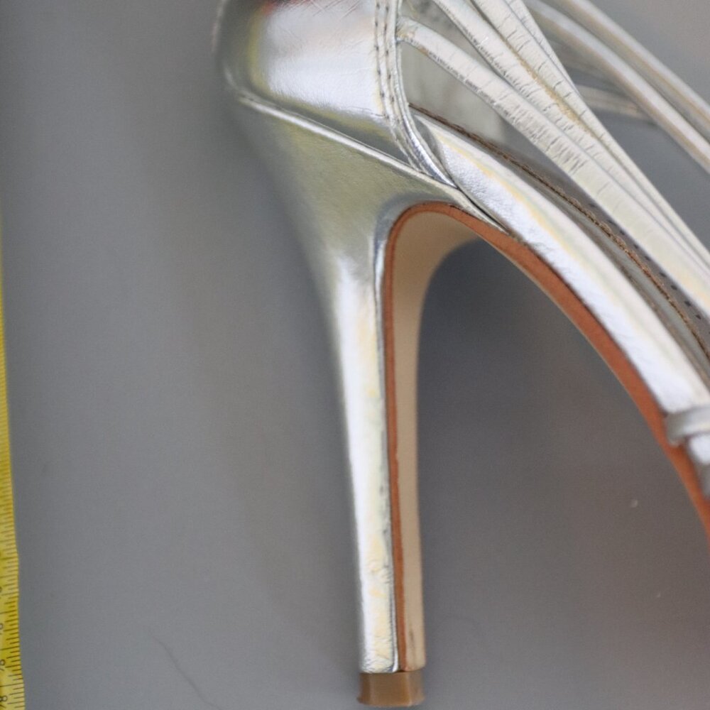 Chinese Laundry Imagine Silver Strappy Heels Size 7.5 Zip Back - Picture 9 of 14